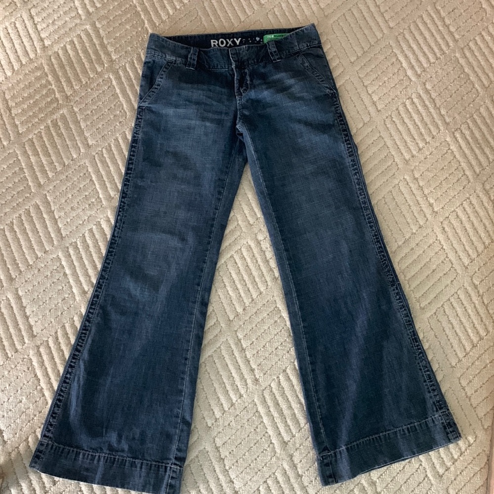 Roxy San-o Relaxed Fit Size 3 Jeans wide leg Leg Dark Wash